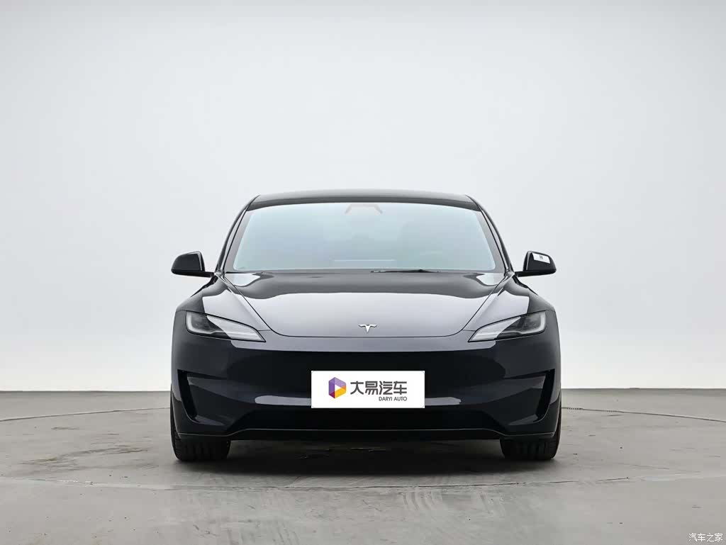 Tesla Model 3, 2025 2