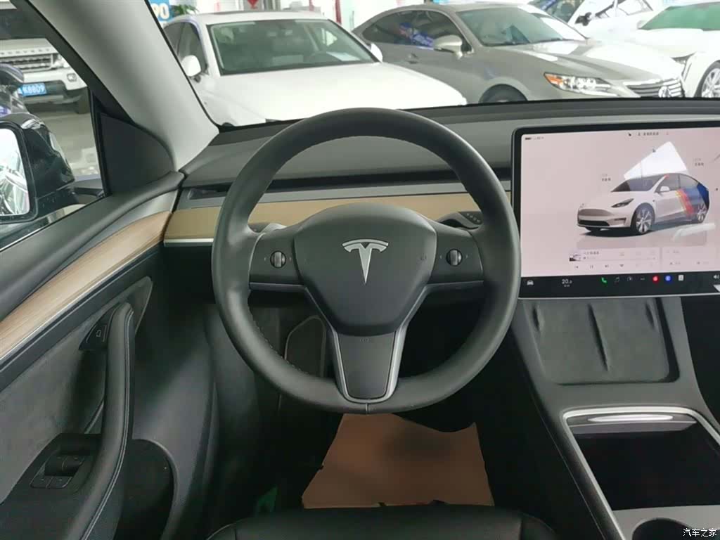 Tesla Model Y, 2023 11