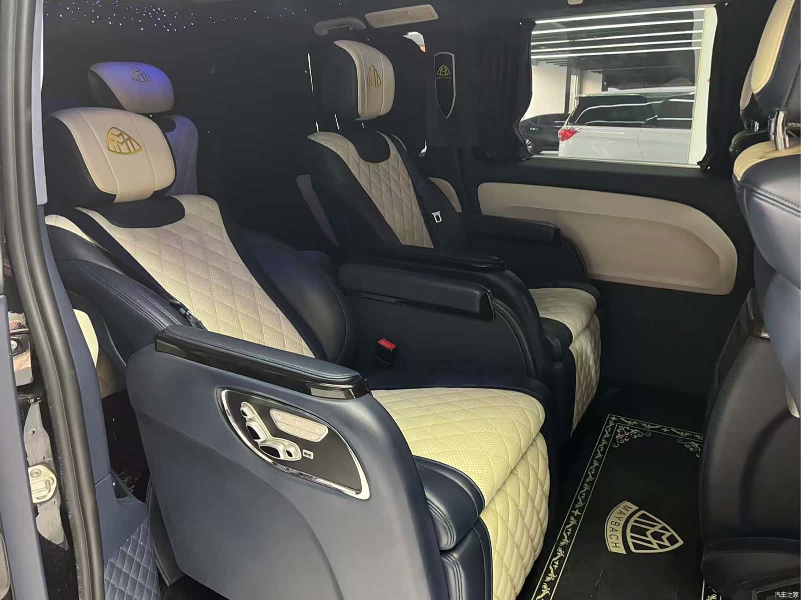 Mercedes-Benz 7, 2020 все фото