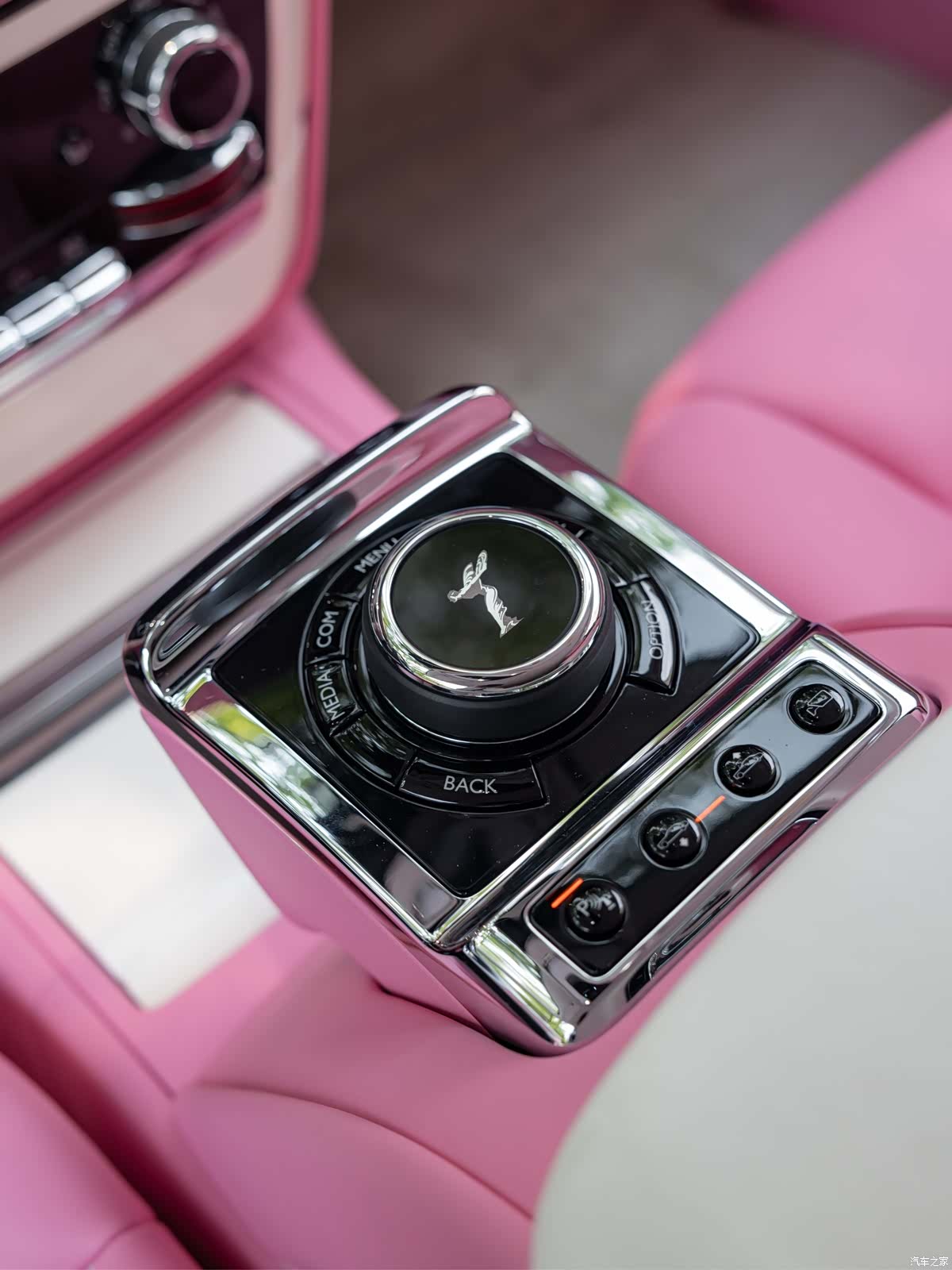 Rolls-Royce Phantom, 2022 17