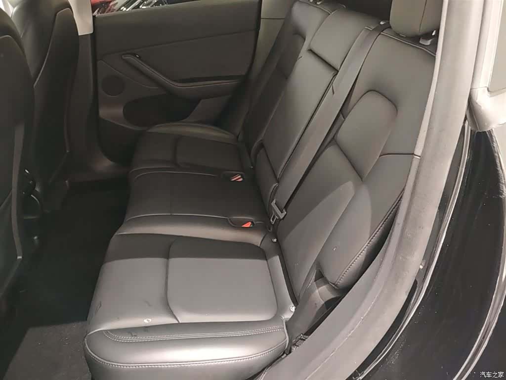 Tesla Model Y, 2023 17