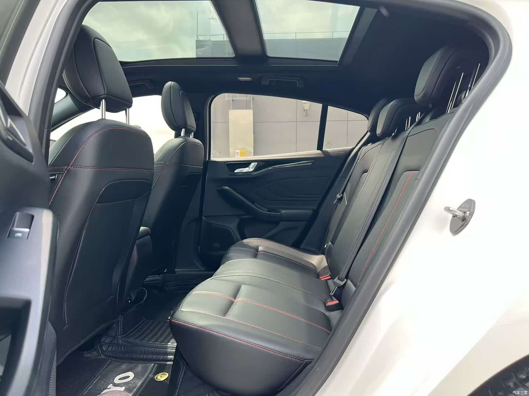 Ford Focus, 2022 16