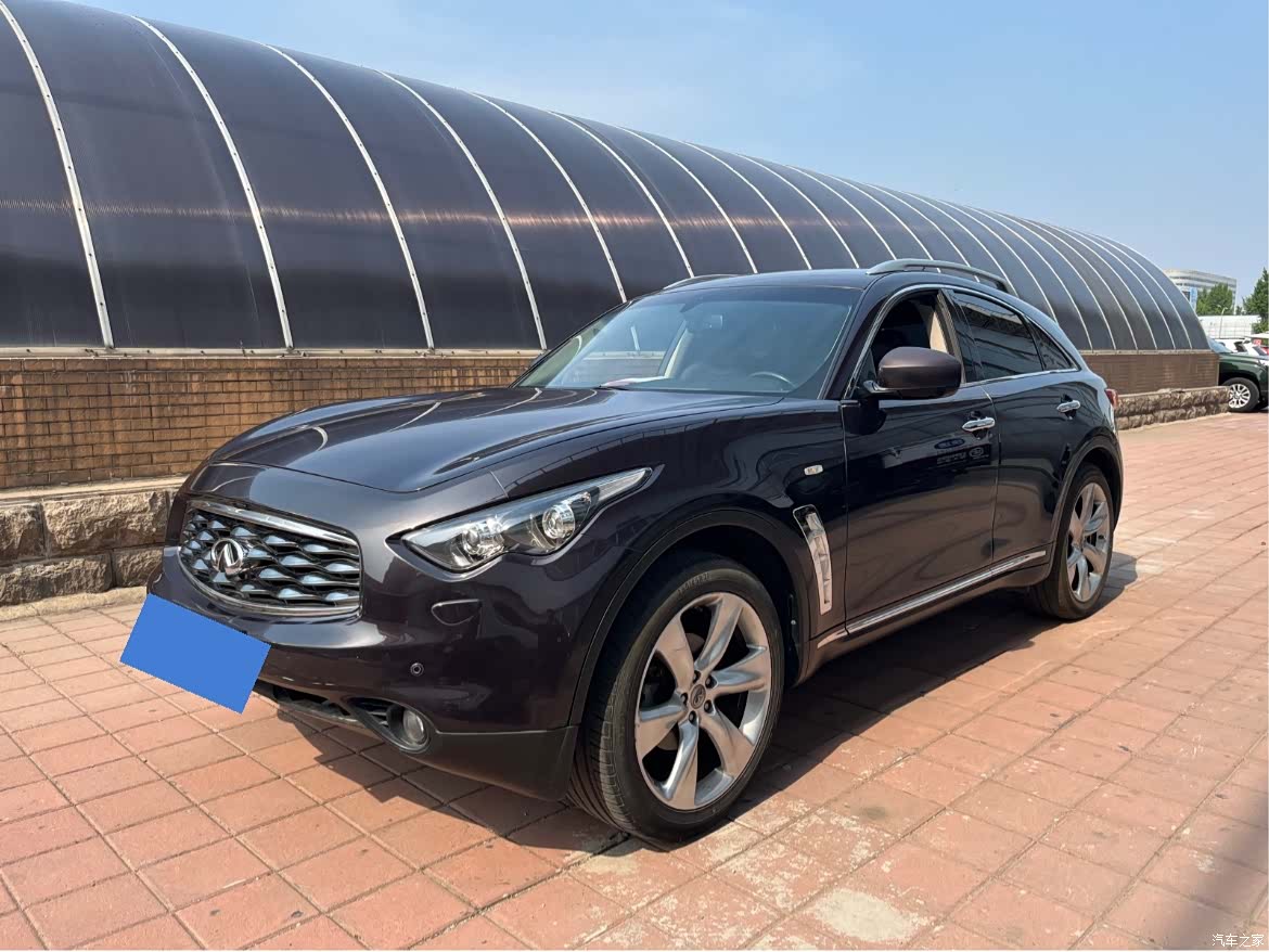 Infiniti FX35, 2012 1