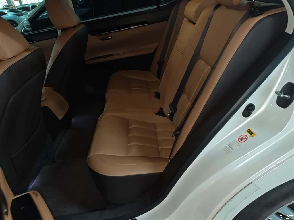 Lexus ES, 2016 15