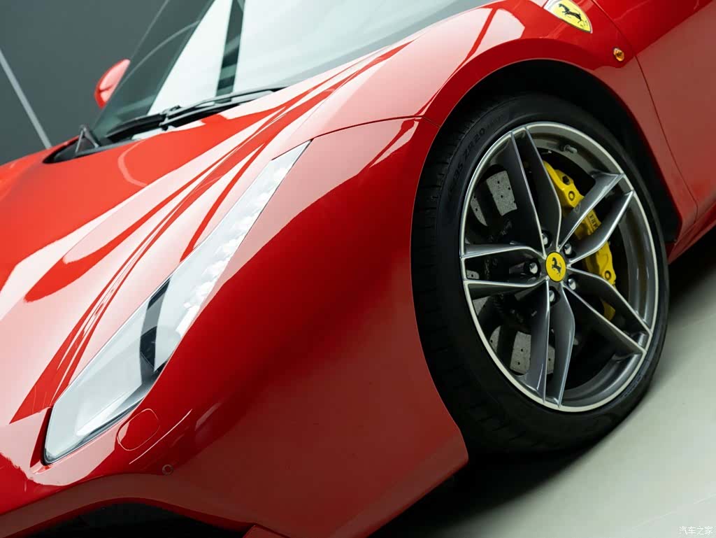 Ferrari 488, 2018 3