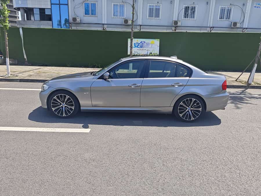 BMW 3 Series 2010, фото 3