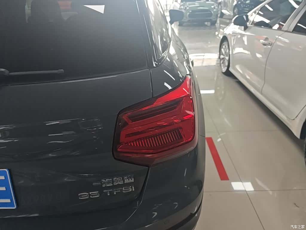 Audi Q2L, 2020 8