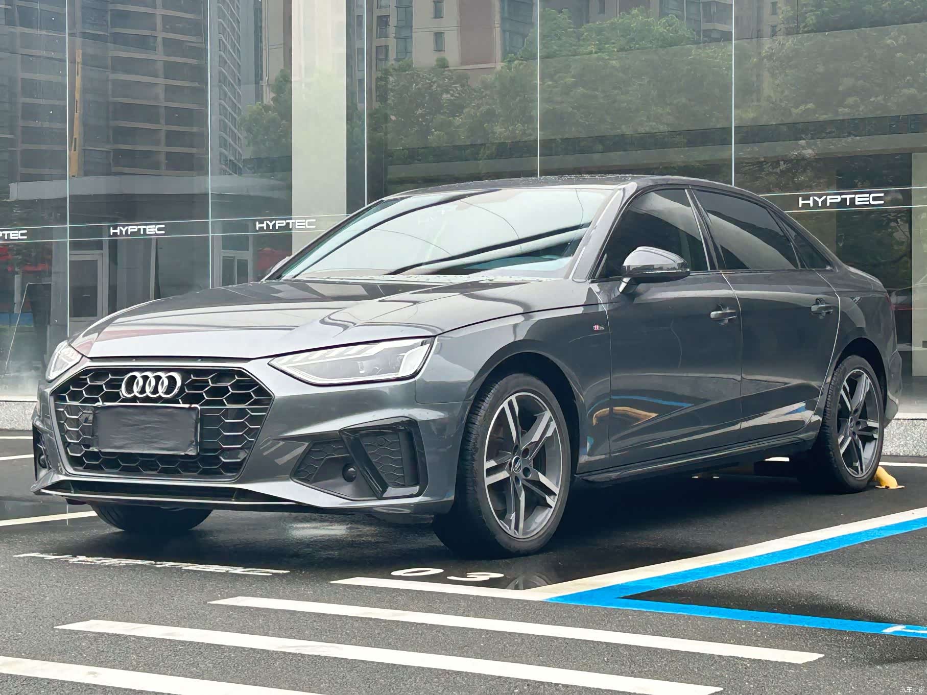 Audi A4L, 2023 1