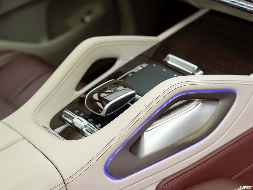 Maybach GLS, 2024 19