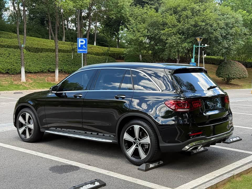 Mercedes-Benz GLC Mercedes-Benz GLC
