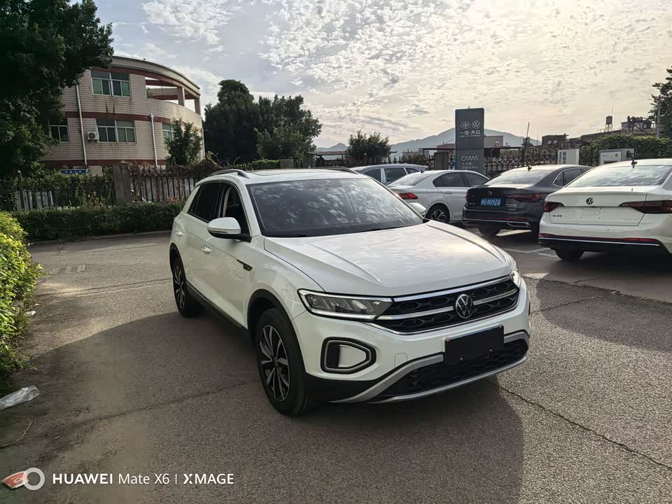 Volkswagen T-ROC exploring Songs