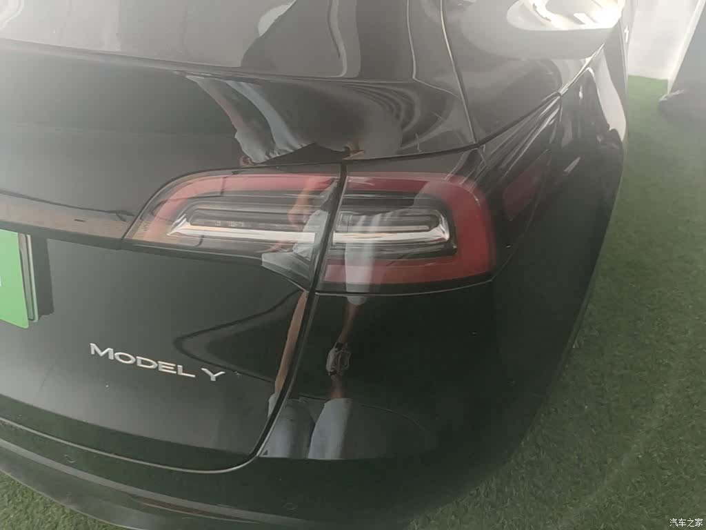 Tesla Model Y, 2024 8