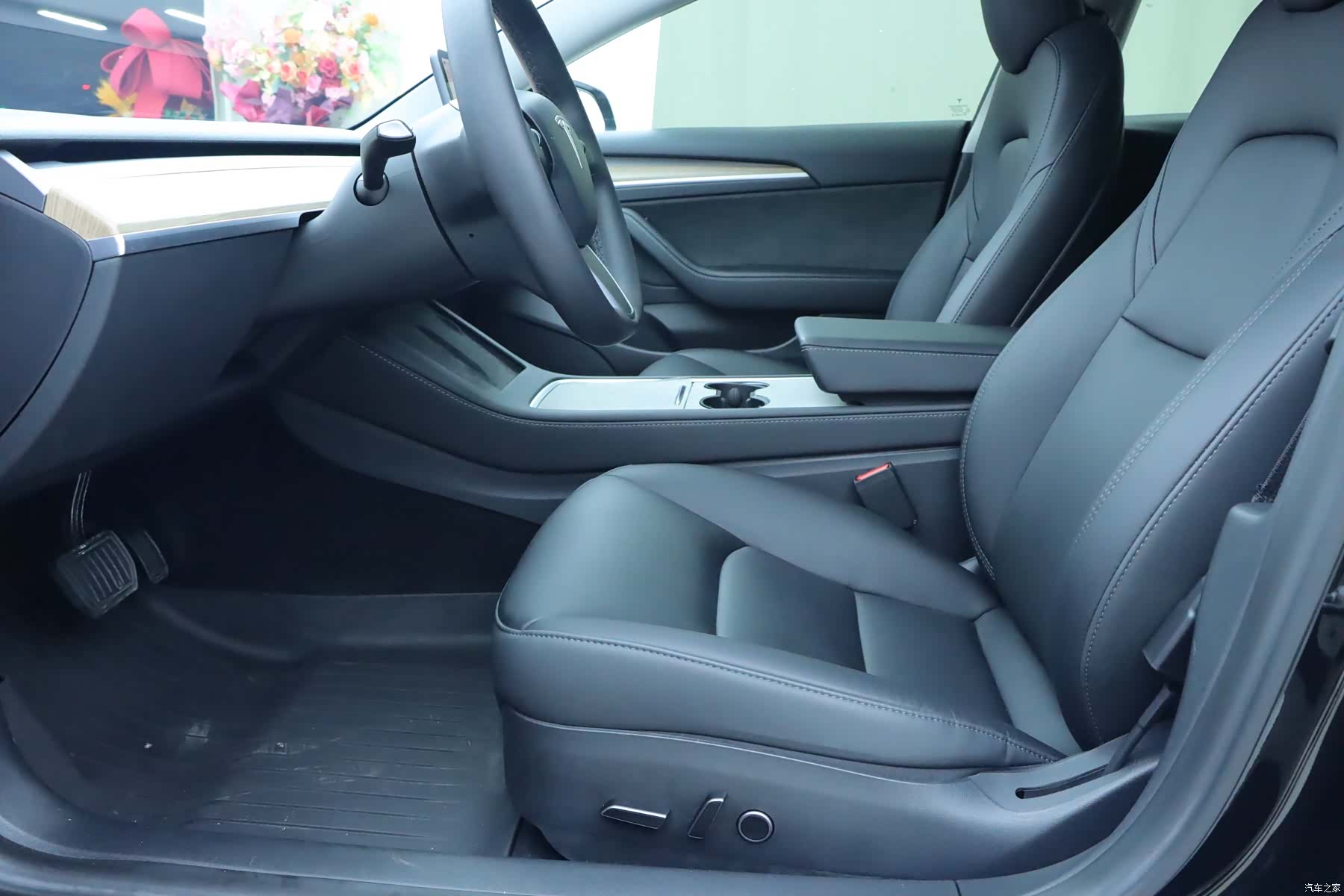 Tesla Model 3, 2023 все фото