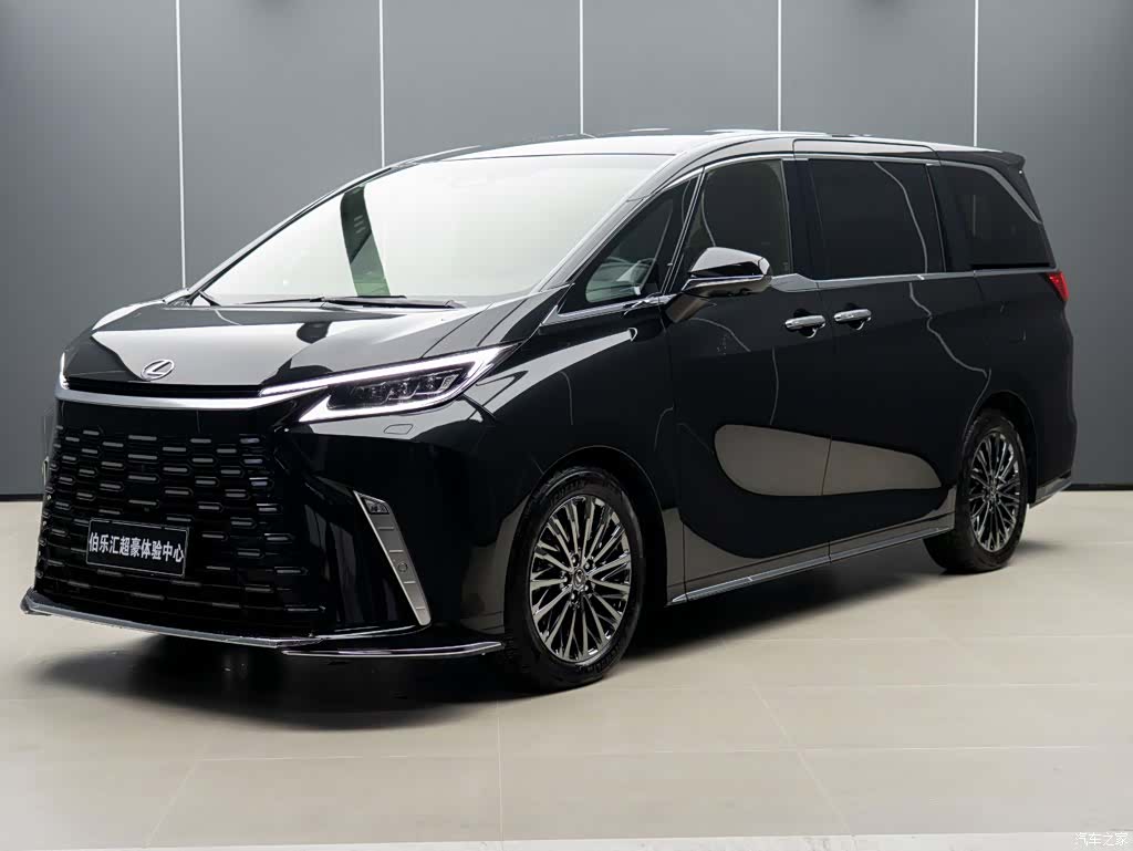 Lexus LM, 2024 1