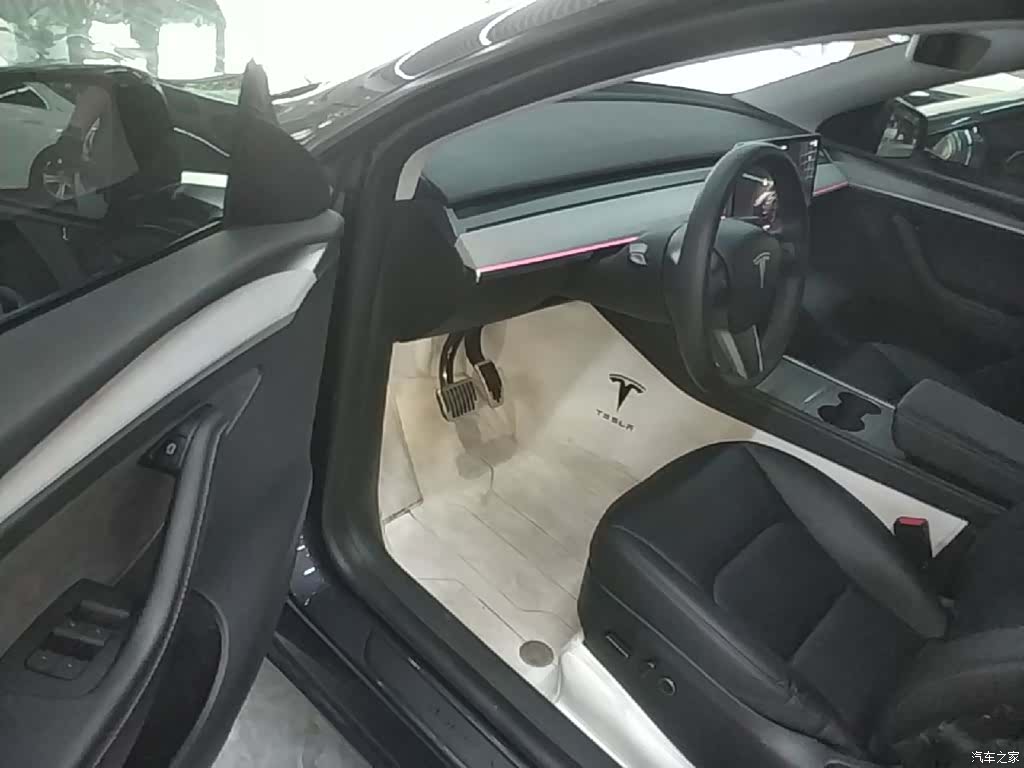 Tesla Model Y, 2024 16