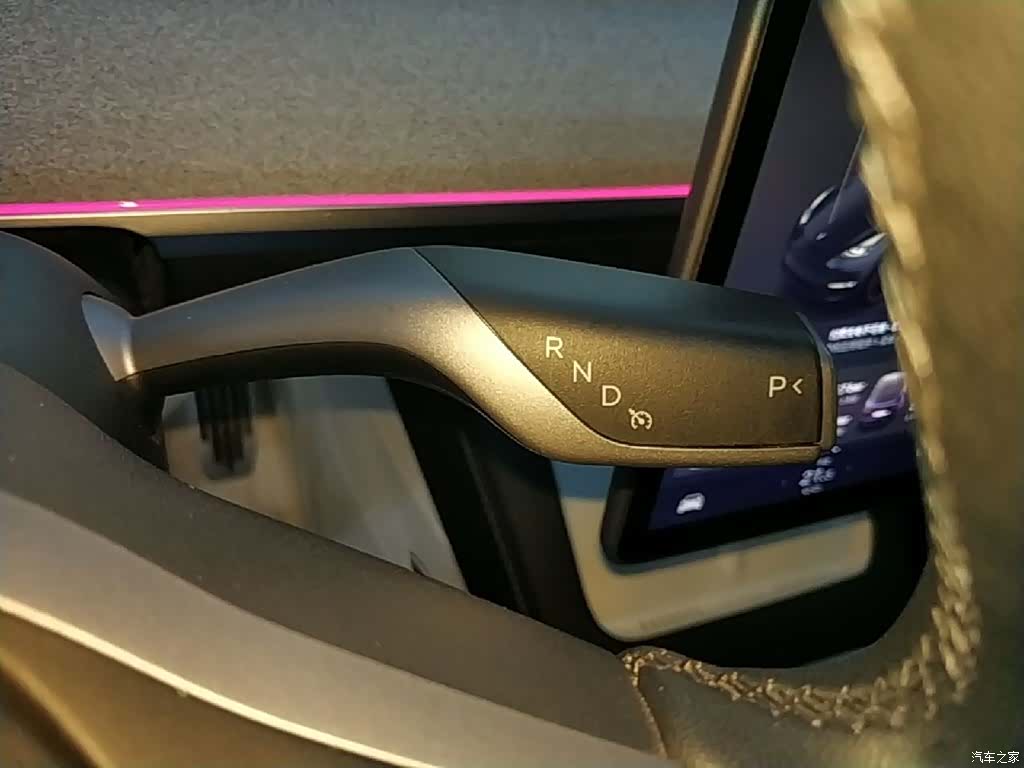 Tesla Model Y, 2024 14