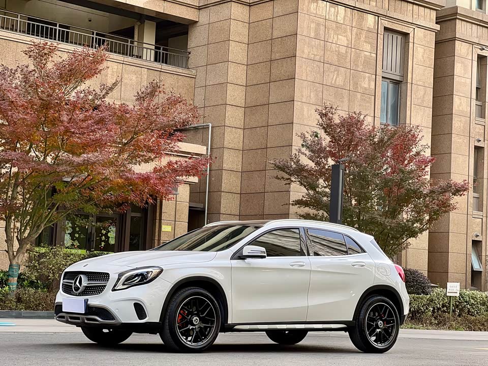 Mercedes-Benz GLA