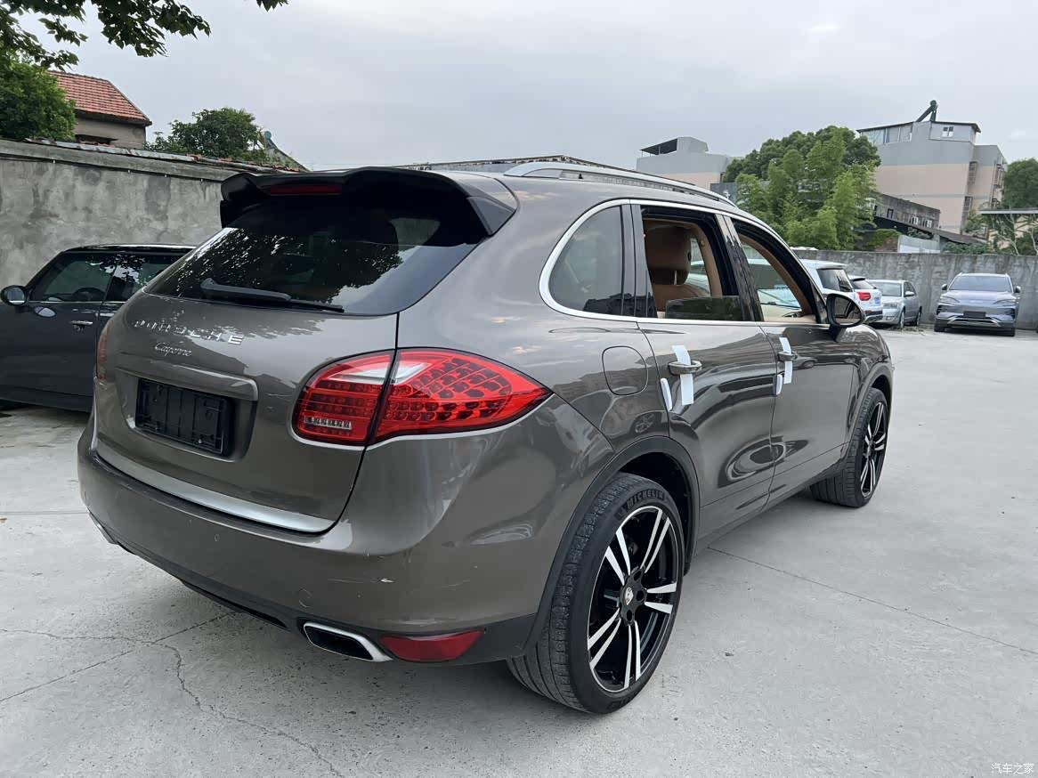Porsche Cayenne, 2012 15