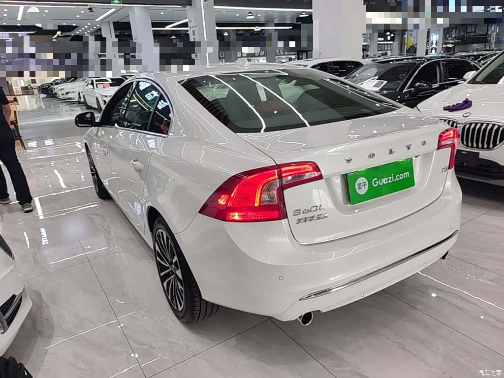 Volvo S60, 2018 все фото