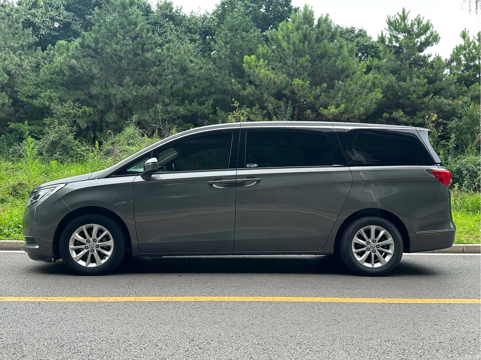 Buick GL8, 2019 3