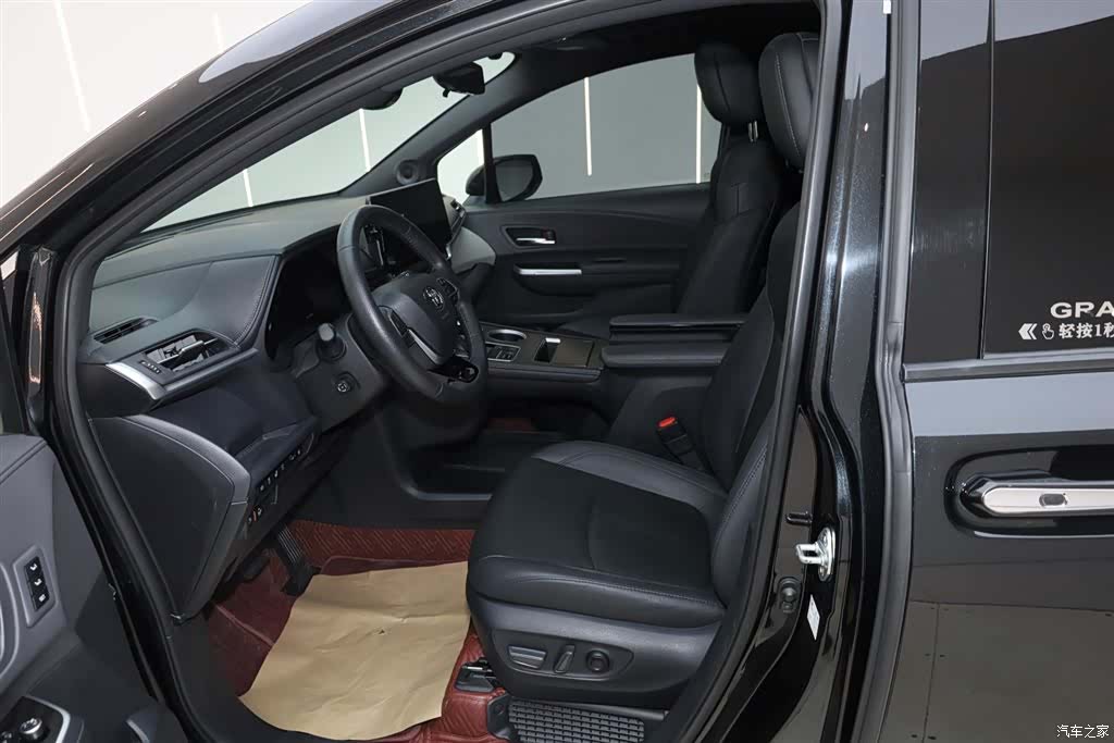 Toyota Granvia, 2024 17