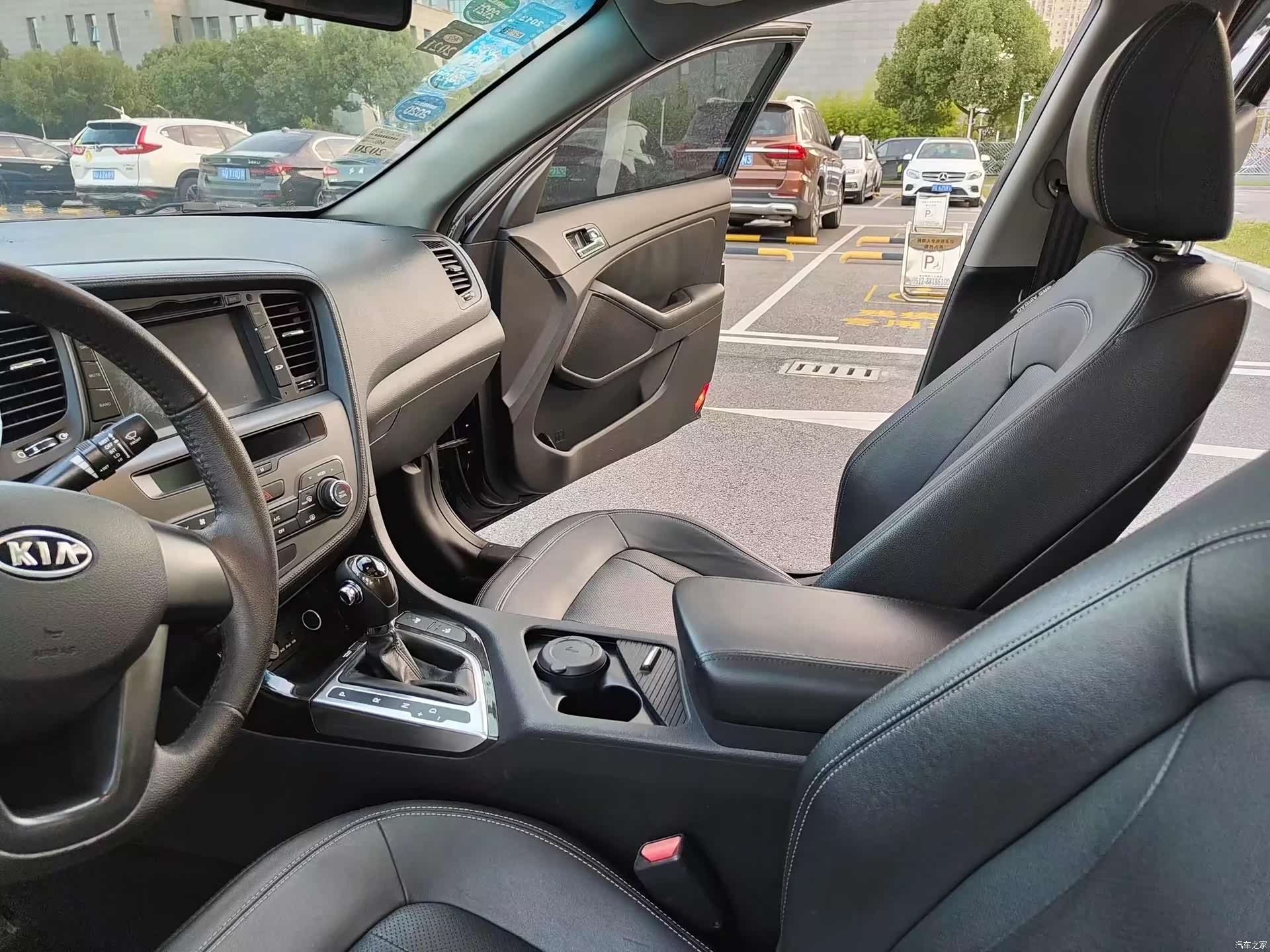 Kia K5, 2011 10