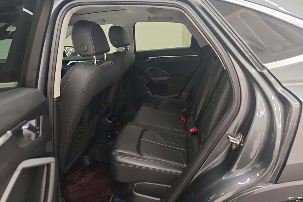 Audi Q3, 2021 11