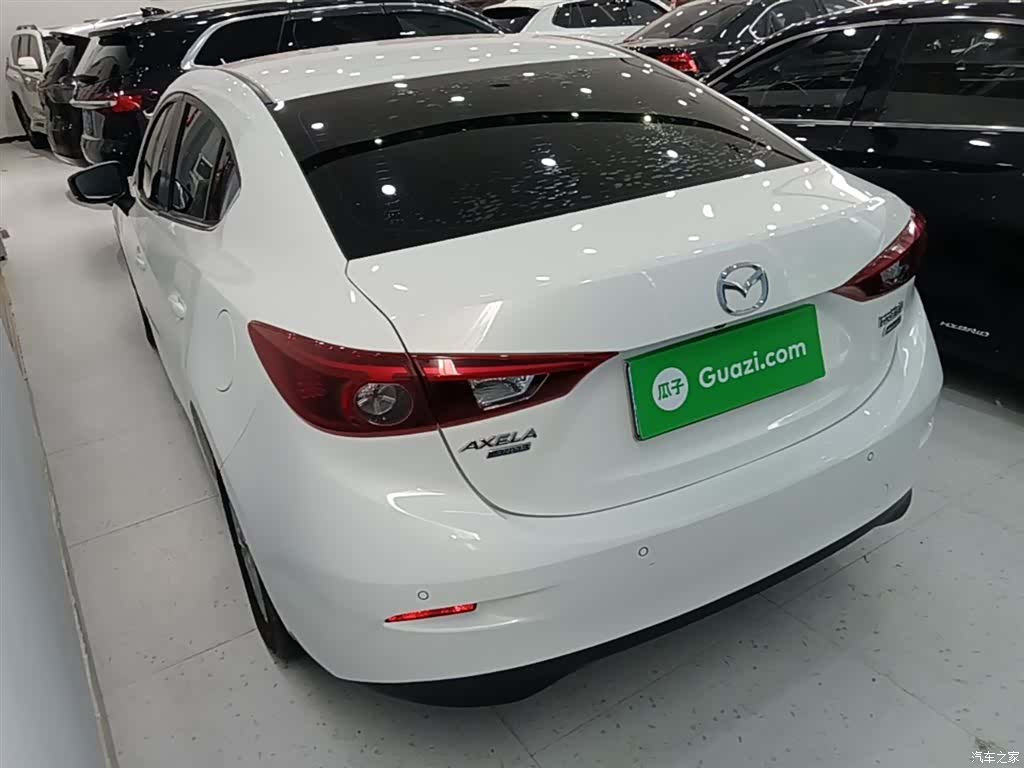 Mazda Mazda3, 2018 все фото