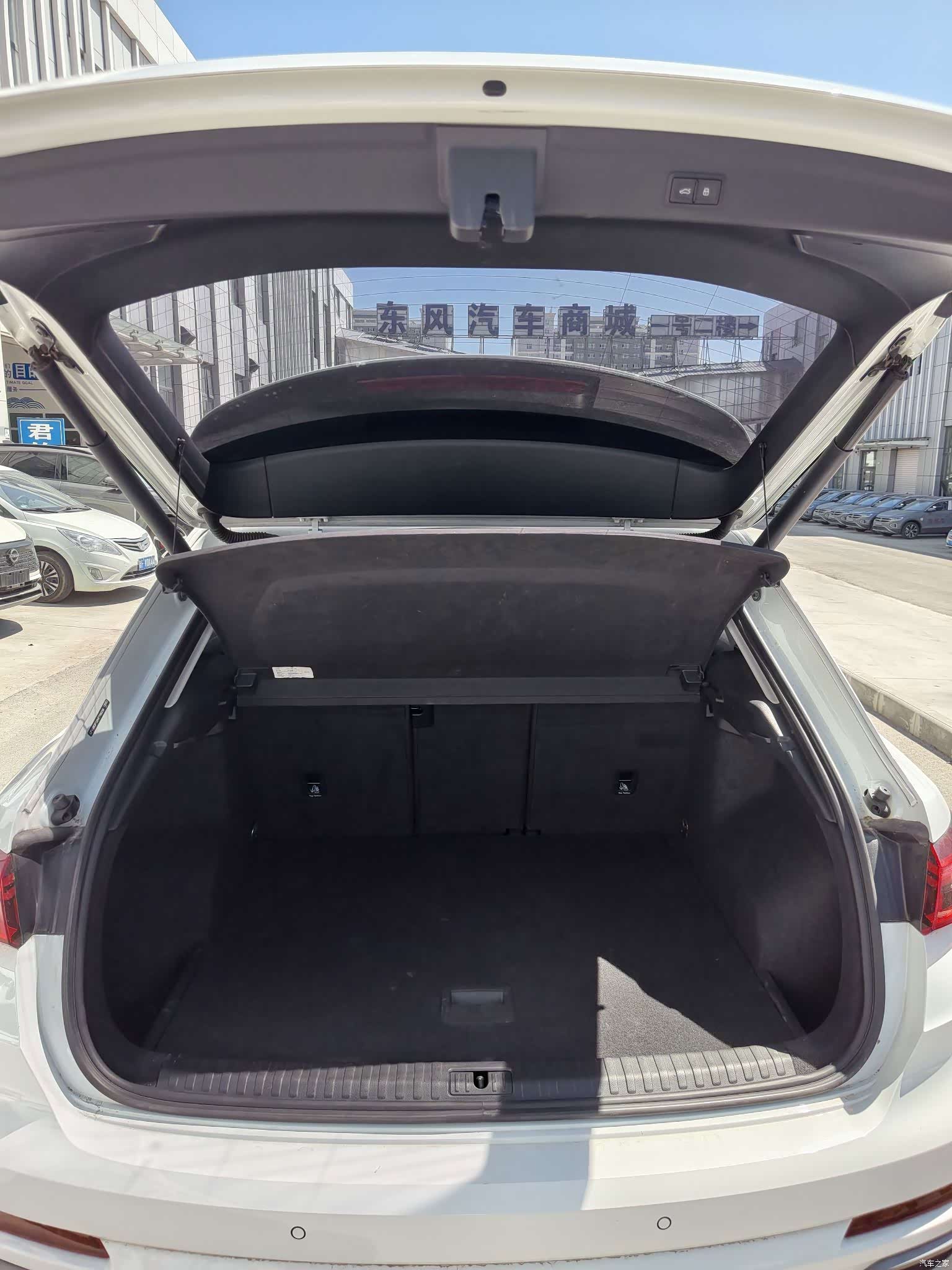 Audi Q3, 2023 10