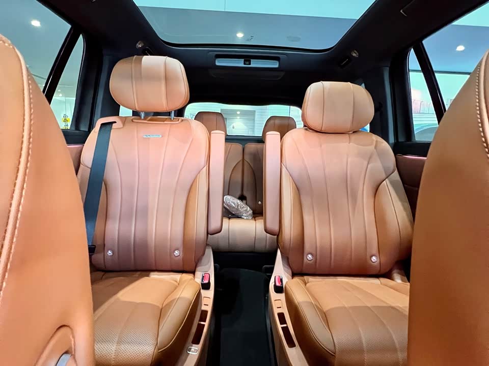 AITO Ask the world M8