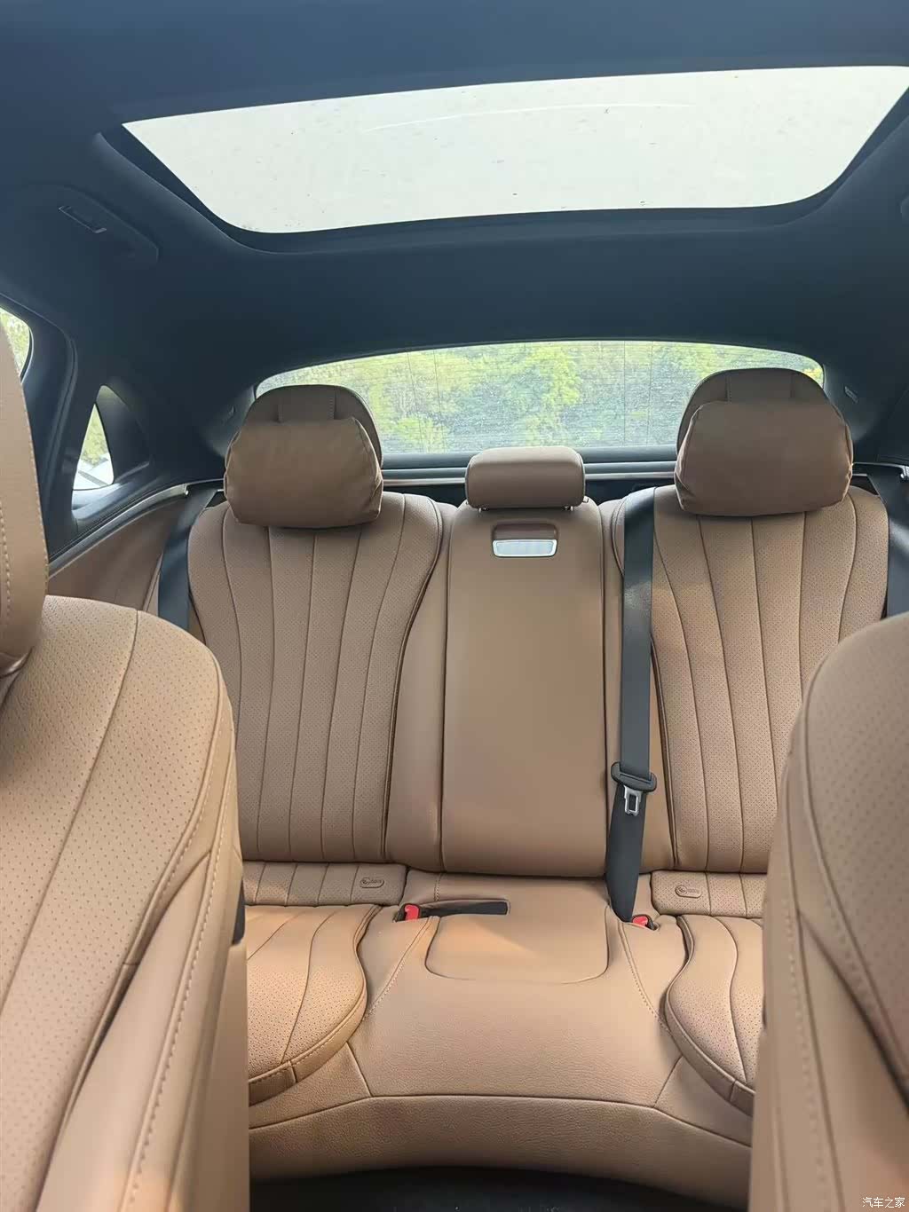 Mercedes-Benz E-Class, 2026 6