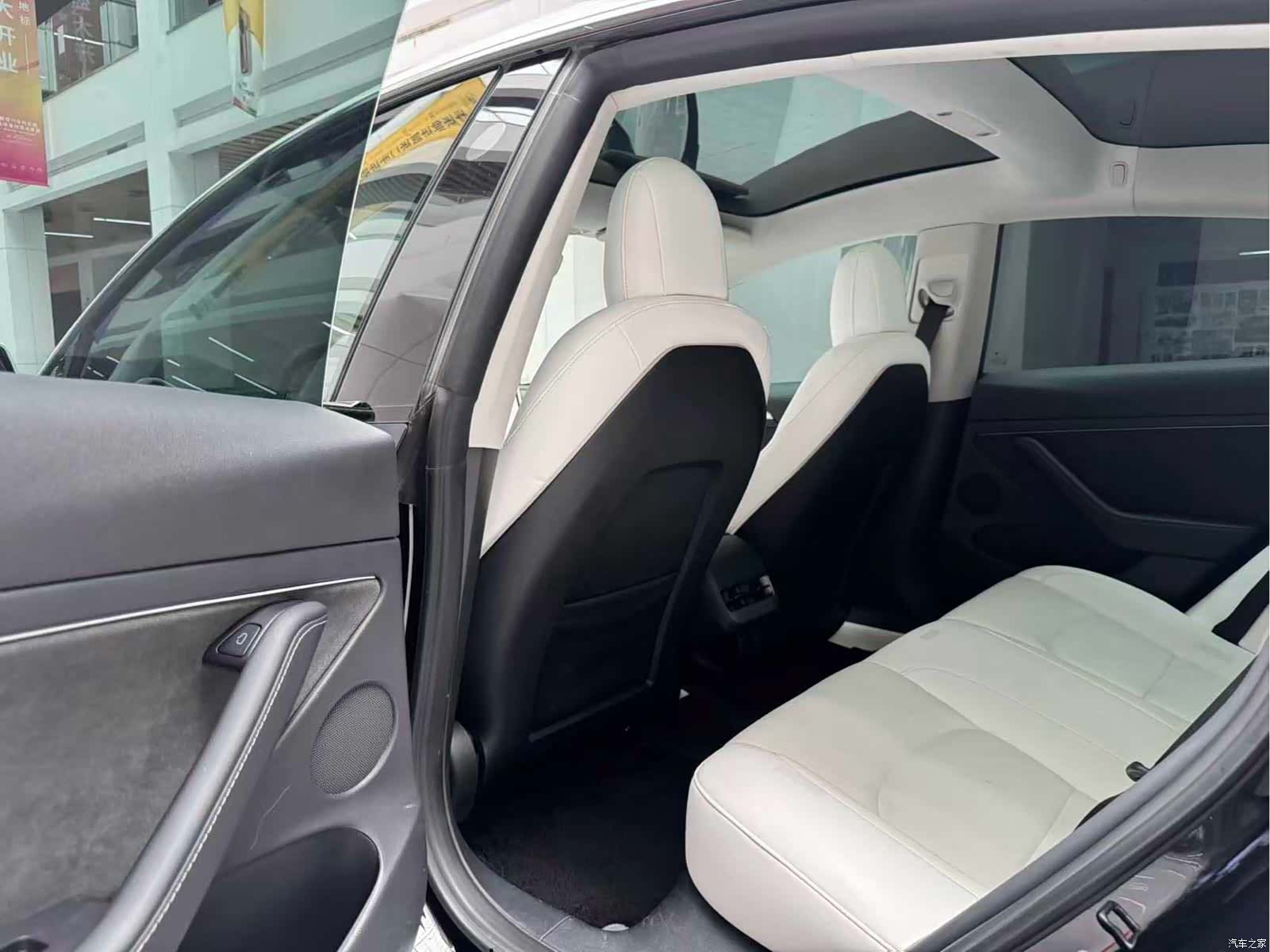 Tesla Model 3, 2022 11