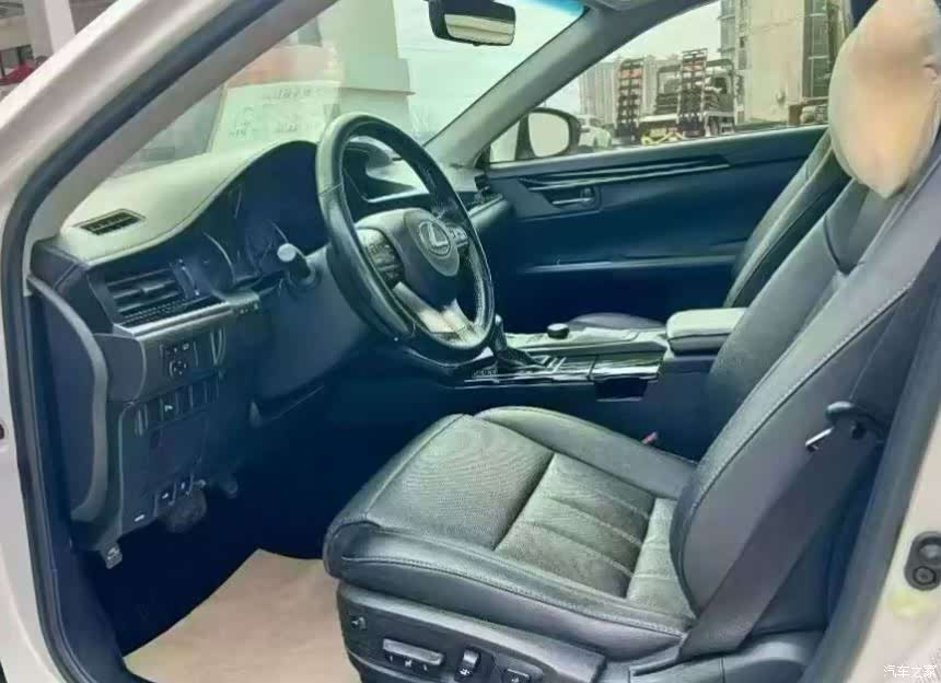 Lexus ES, 2018 10