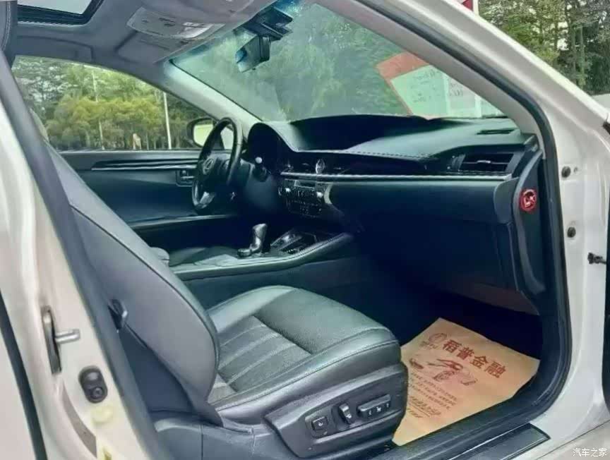 Lexus ES, 2018 9