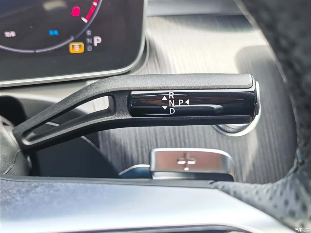 Mercedes-Benz C-Class, 2024 12