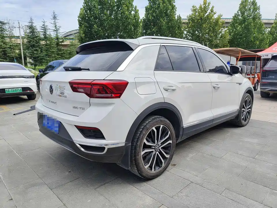 Volkswagen T-ROC exploring Songs