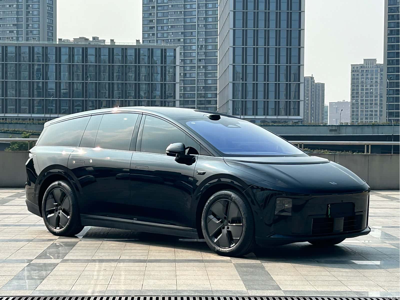 Li Auto i8, 2025 4
