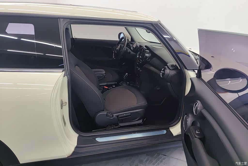 Mini ONE, 2018 8