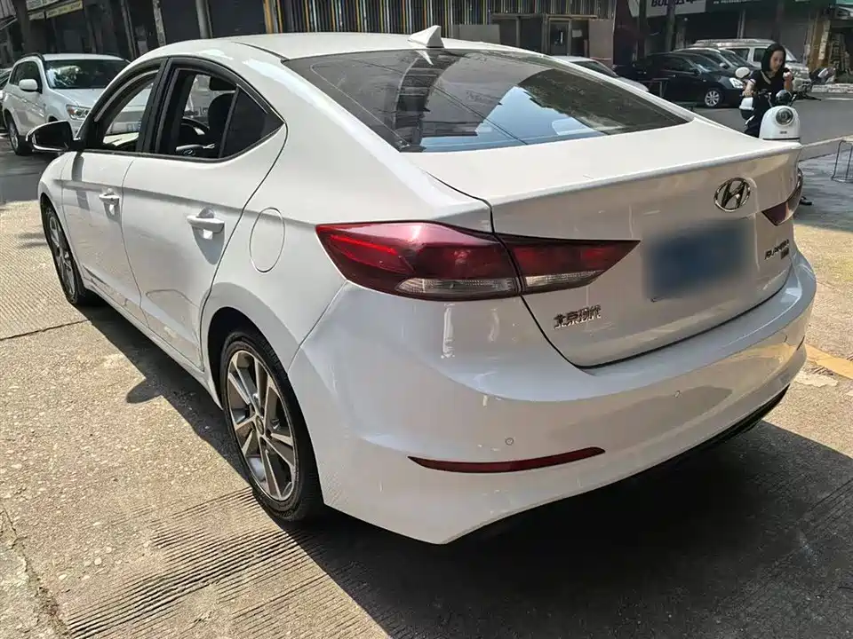 Hyundai Lead