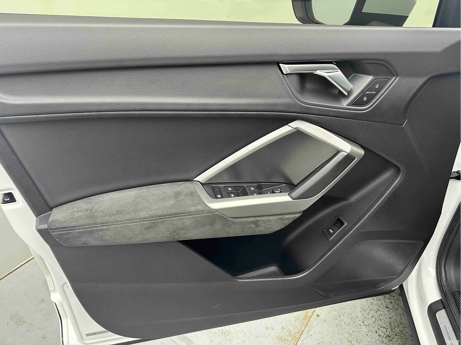 Audi Q3, 2022 10
