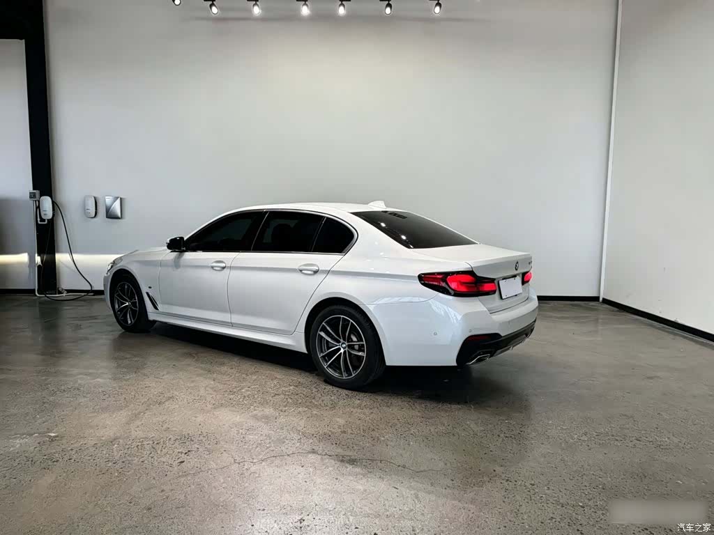 BMW 5 Series, 2022 8