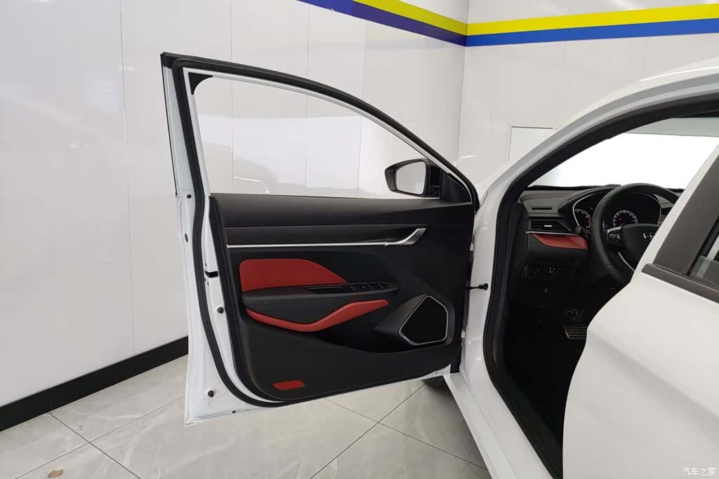 Geely Binray, 2022 7