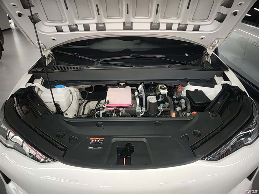 Geely Galaxy E5, 2024 20