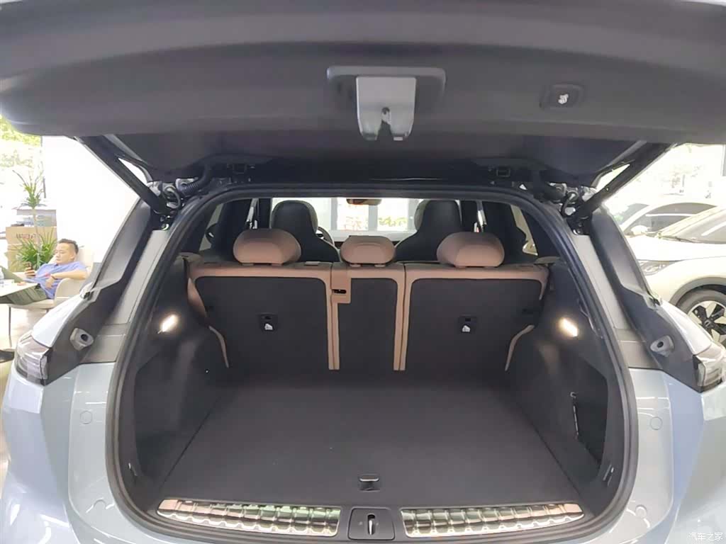 NIO ES6, 2025 19