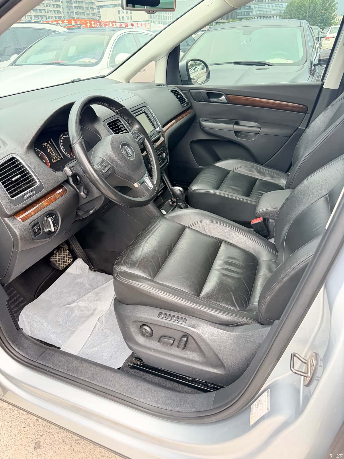Volkswagen Xia, 2012 8