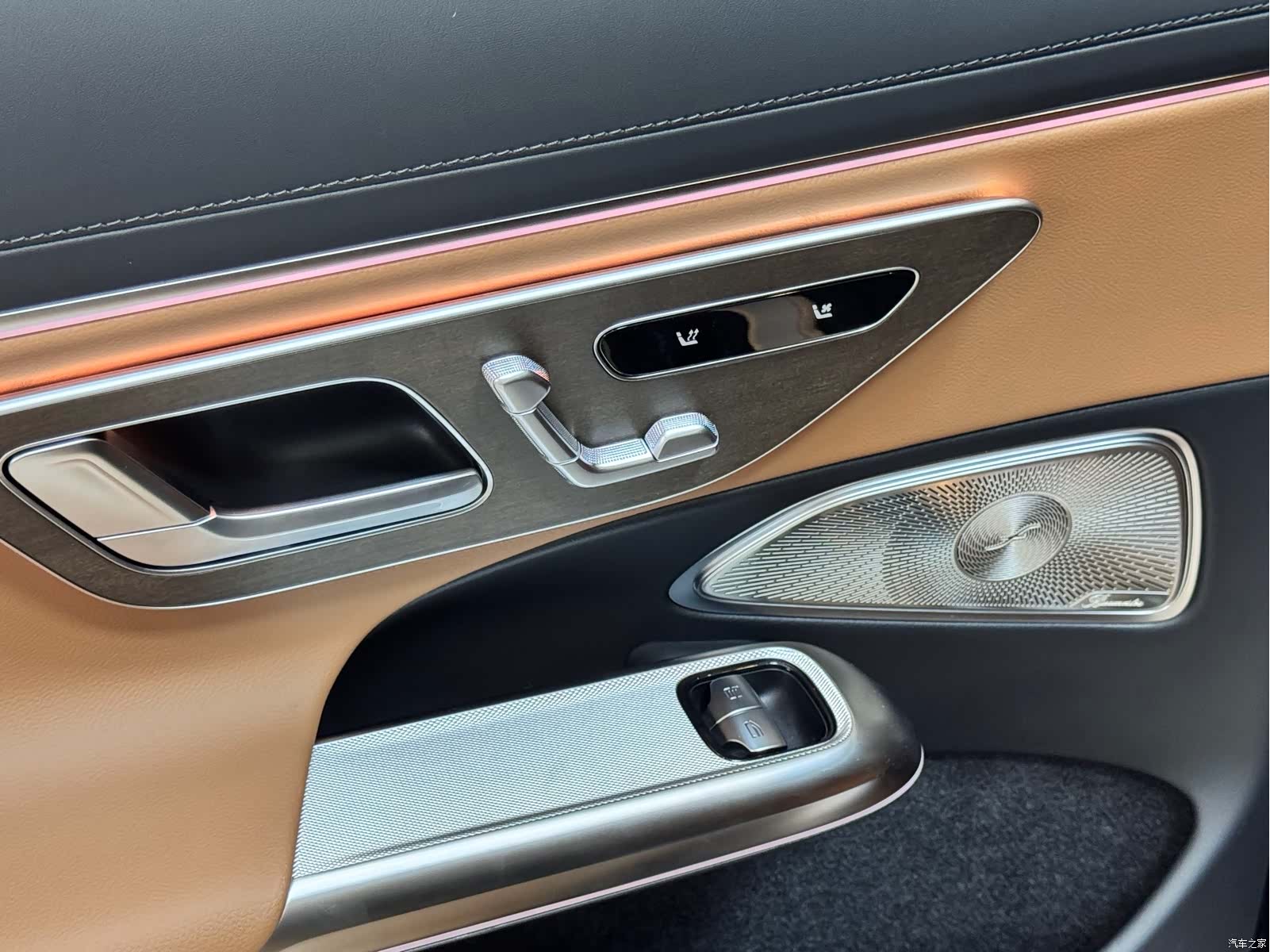 Mercedes-Benz E-Class, 2026 12