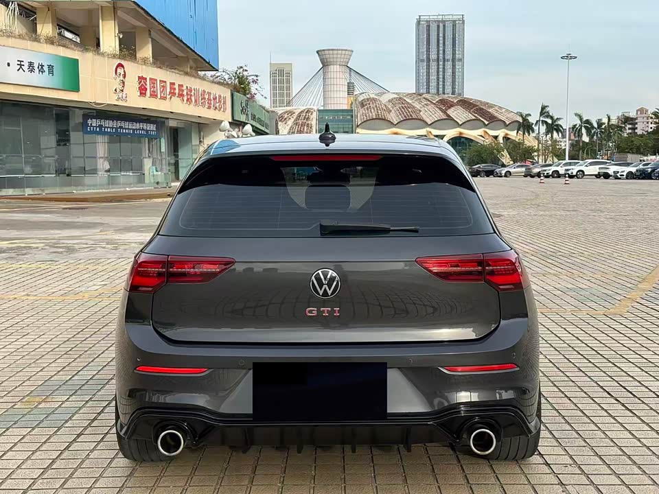 Volkswagen Golf GTI