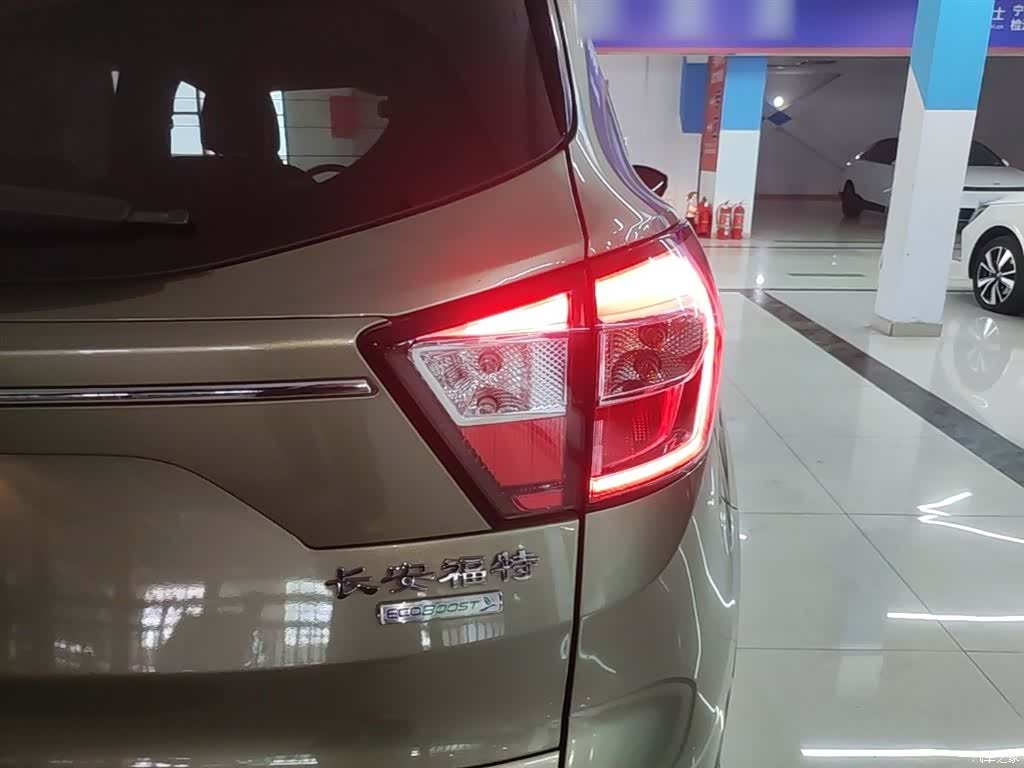 Ford Kuga, 2017 8