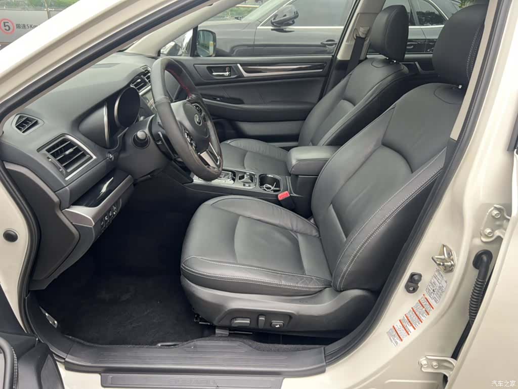 Subaru Outback, 2017 все фото