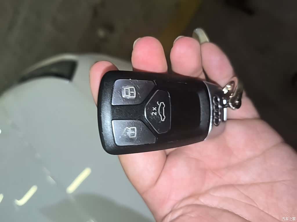 Audi A4L, 2021 9
